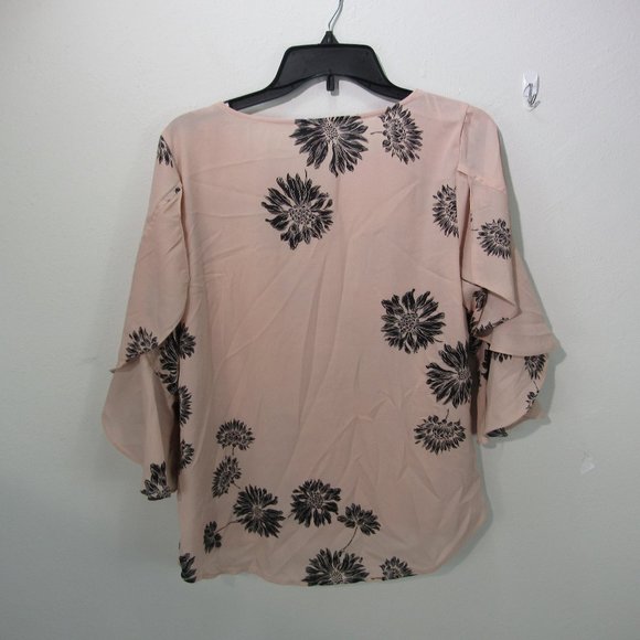 HOST PICK! Vince Cumuto women's pink floral twist top - Picture 12 of 13